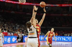 半岛体育-不在状态，李月汝韩旭合计20投5中，正负值-17全场最低