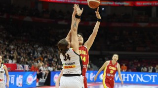 半岛体育-不在状态，李月汝韩旭合计20投5中，正负值-17全场最低