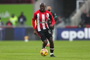 半岛体育-记者：维萨加盟纽卡难度很大，他在观望拜尔是否会来布伦特福德