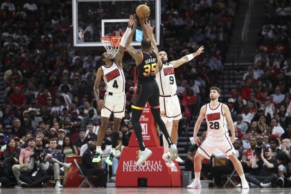 半岛体育-申京欢迎杜兰特加盟：双方期待携手共创佳绩