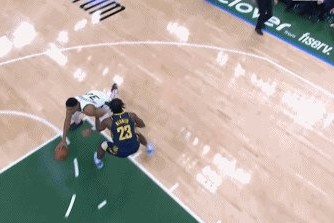 半岛体育中国官网-纪录之夜变荒诞之夜 字母哥红温暴走酿寻球闹剧