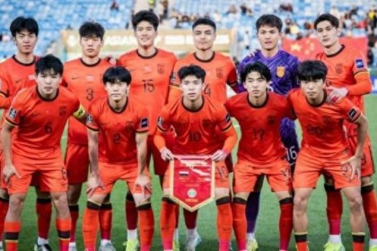 王钰栋错失绝杀、李昊接连神扑，中国U23队主帅“大脚尼奥”值得信赖！